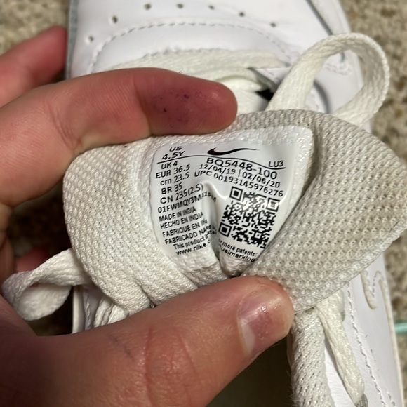 these are nike white court shoes - Picture 4 of 4